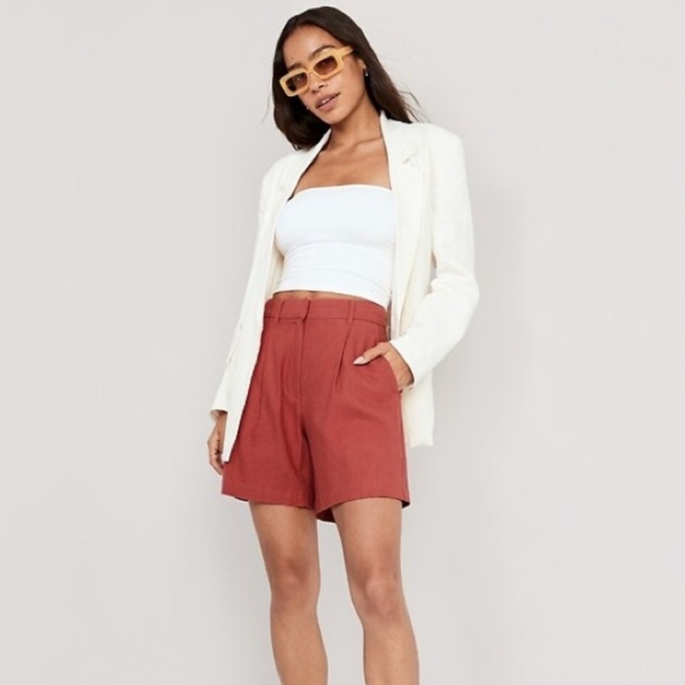 Old Navy Extra High-Waisted Linen-Blend Taylor Trouser Shorts